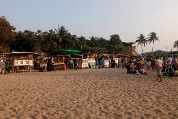 Aksa Beach Vendors