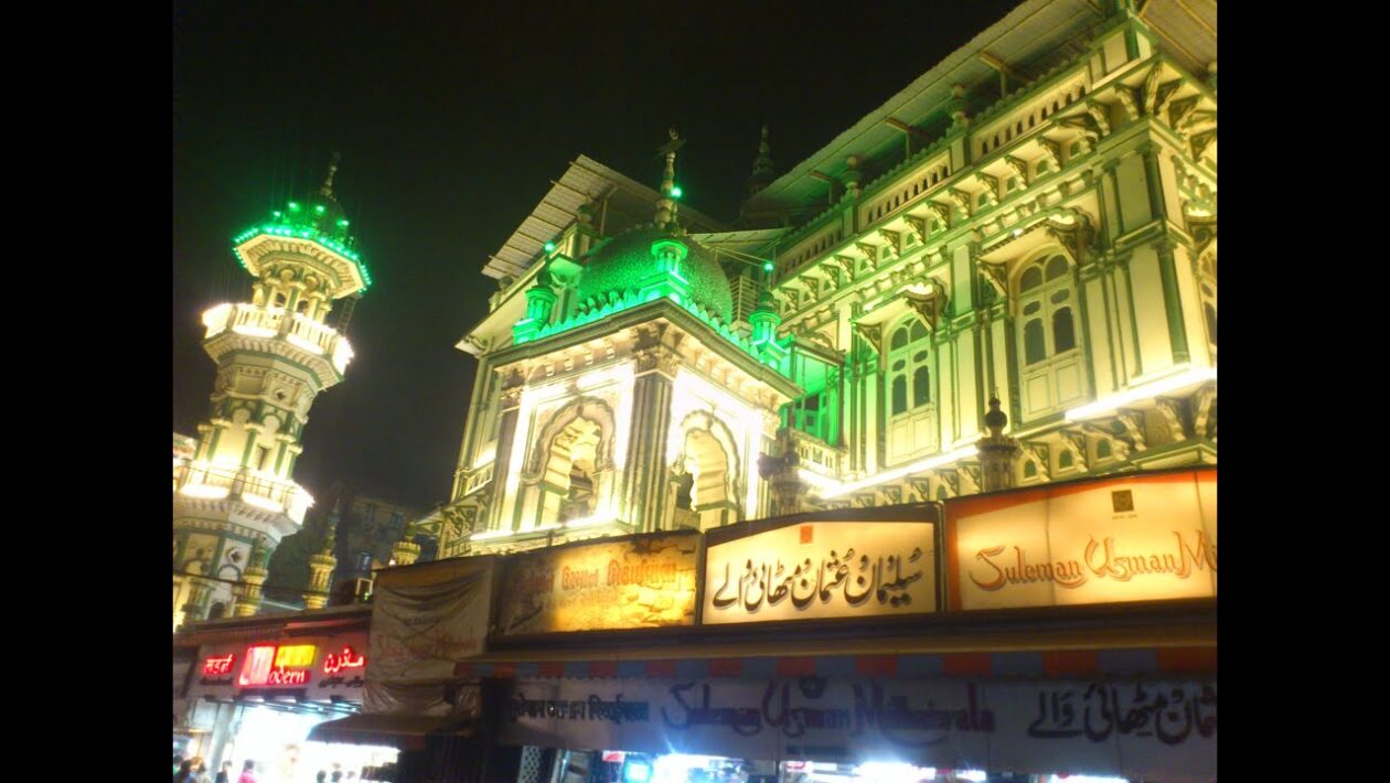 Minara Masjid Mohammad Ali Road